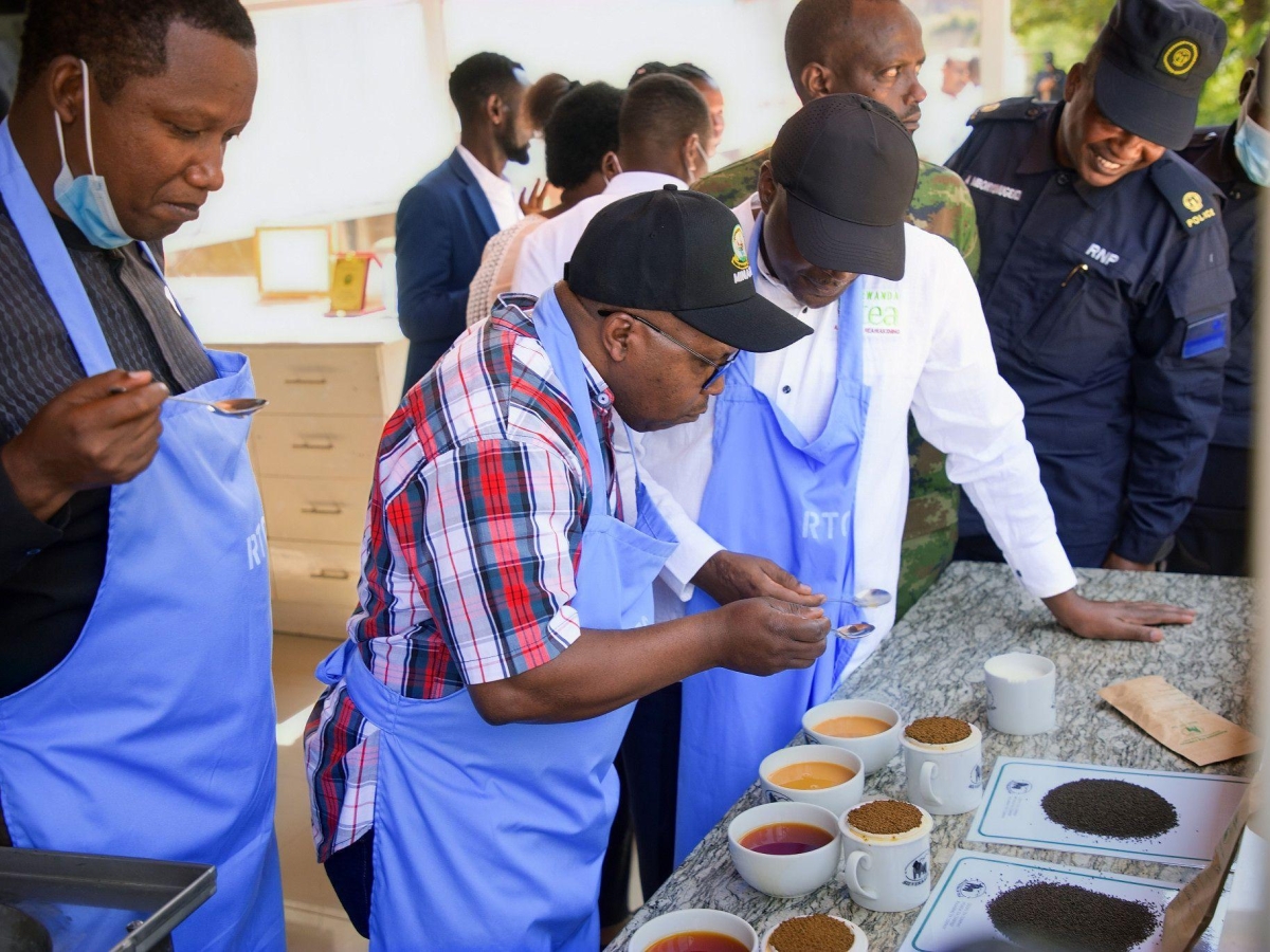 Rwandan leaders tour Rugabano, showing support for future growth opportunities