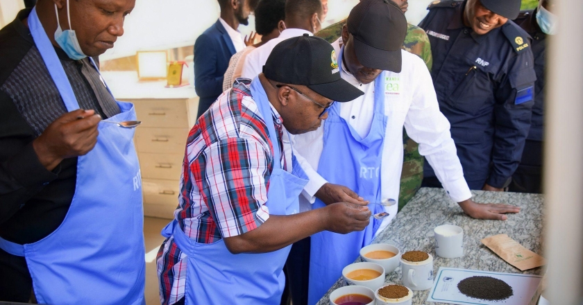 Rwandan leaders tour Rugabano, showing support for future growth opportunities