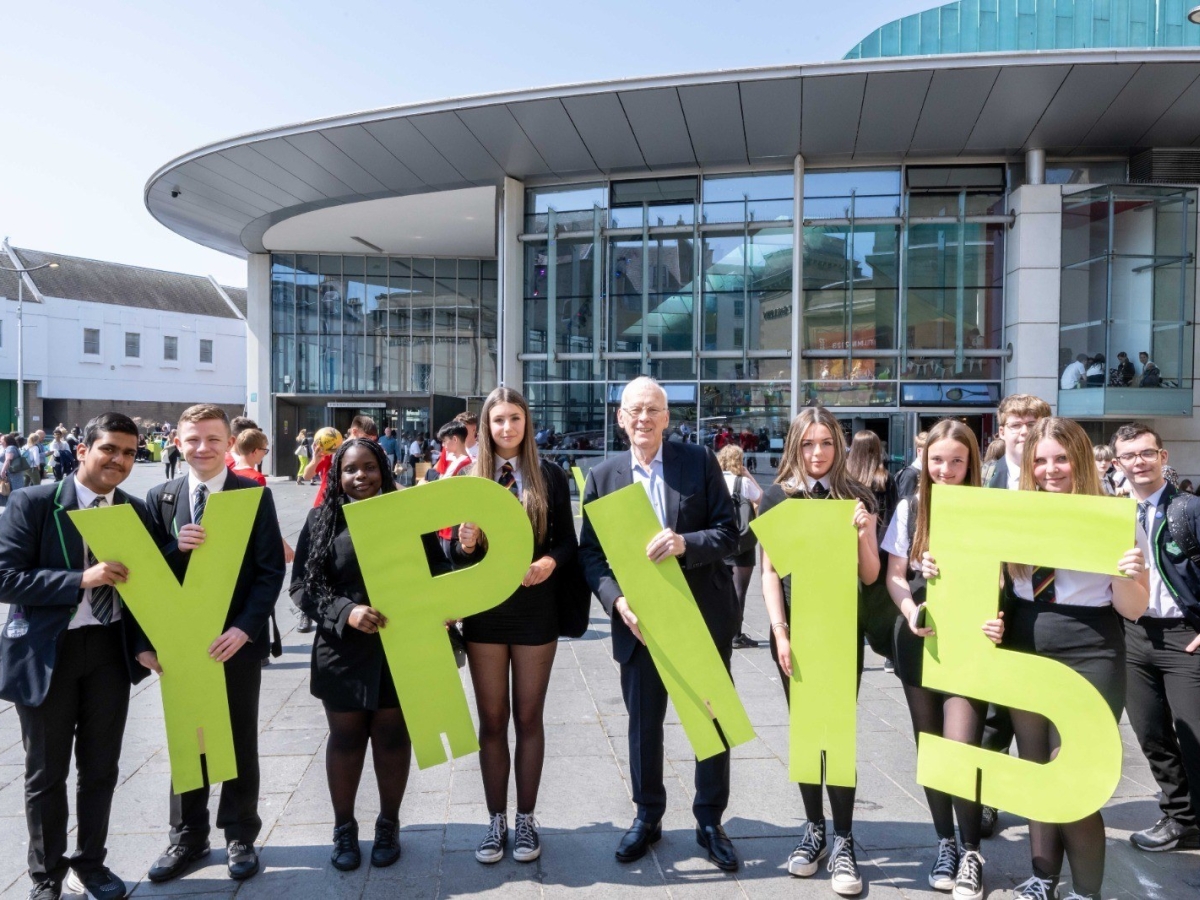 More than 1000 people celebrate youth philanthropy